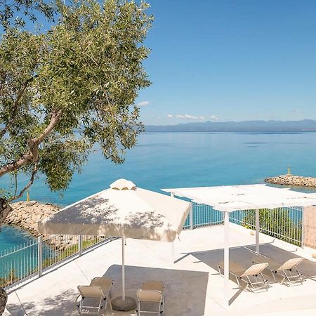 Pouletis Family Apartments - Akroyali Seaview Getaways Kalamata Bagian luar foto