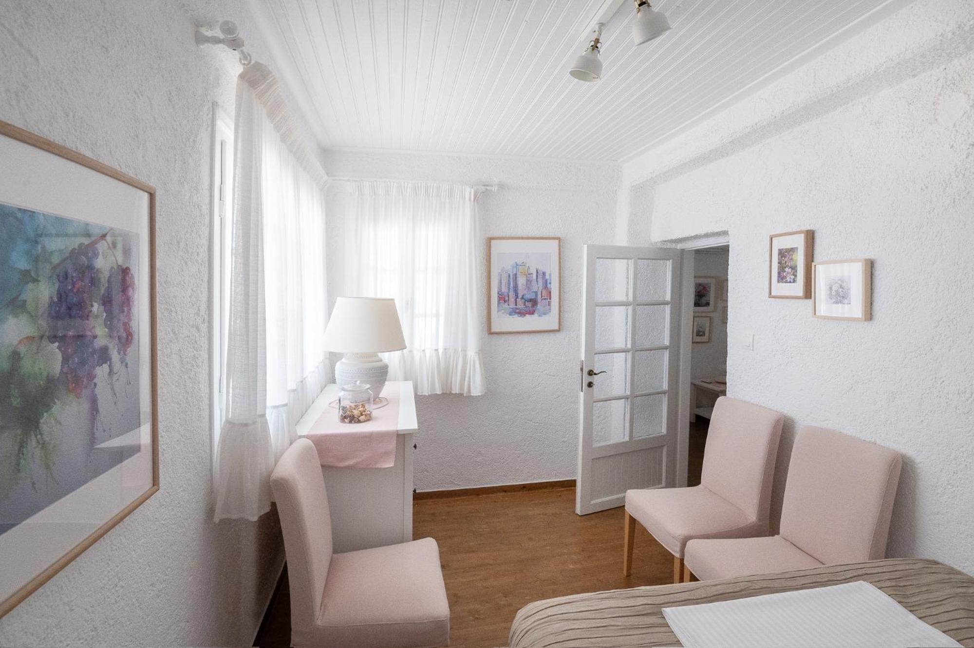 Pouletis Family Apartments - Akroyali Seaview Getaways Kalamata Bagian luar foto