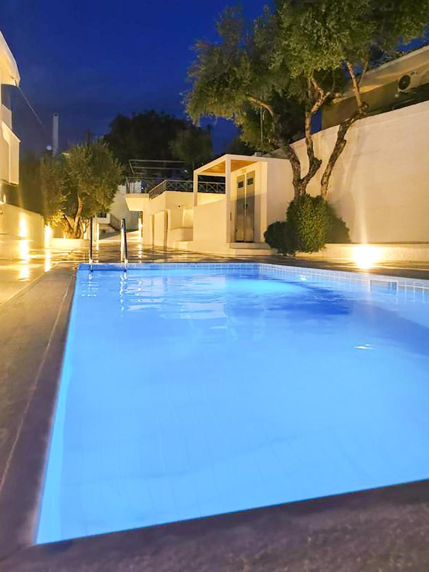 Pouletis Family Apartments - Akroyali Seaview Getaways Kalamata Bagian luar foto